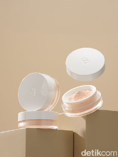 Buttonscarves Beauty rilis Mattifly Loose Powder berteknologi soft-focus dan lotus effect untuk riasan matte, bebas minyak, dan flawless sepanjang hari. Buttonscarves Beauty rilis Mattifly Loose Powder berteknologi soft-focus dan lotus effect untuk riasan matte, bebas minyak, dan flawless sepanjang hari.