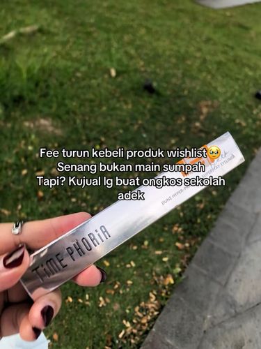 Di balik gemerlap produk dan fasilitas gratis media sosial, tersimpan kisah haru perjuangan keras seorang kreator demi menopang kebutuhan ekonomi keluarganya.