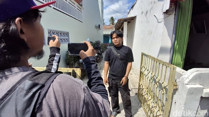 Dimas, seorang kurir paket di Palembang harus kehilangan motor beserta 128 paketnya