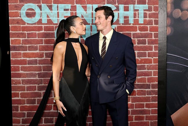 ‘Kencan’ di red carpet tersebut berlangsung hampir dua bulan setelah pasangan penyanyi-aktor ini menggelar pesta pernikahan kedua mereka di dekat Palermo, ibu kota wilayah Sisilia, pada 6 Juni 2026. Foto: Getty Images/Jamie McCarthy