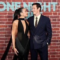 ‘Kencan’ di red carpet tersebut berlangsung hampir dua bulan setelah pasangan penyanyi-aktor ini menggelar pesta pernikahan kedua mereka di dekat Palermo, ibu kota wilayah Sisilia, pada 6 Juni 2026. Foto: Getty Images/Jamie McCarthy