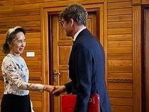 Ini Foto Terbaru Suu Kyi Setelah Bertahun-tahun Tak Terlihat