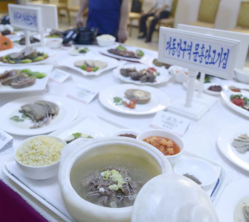 Hadapi Musim Panas, Korea Utara Anjurkan Warganya Makan Sup Daging Anjing!