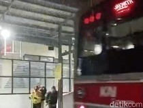 Hujan Deras Guyur Jakarta Usai Berminggu-minggu Kering