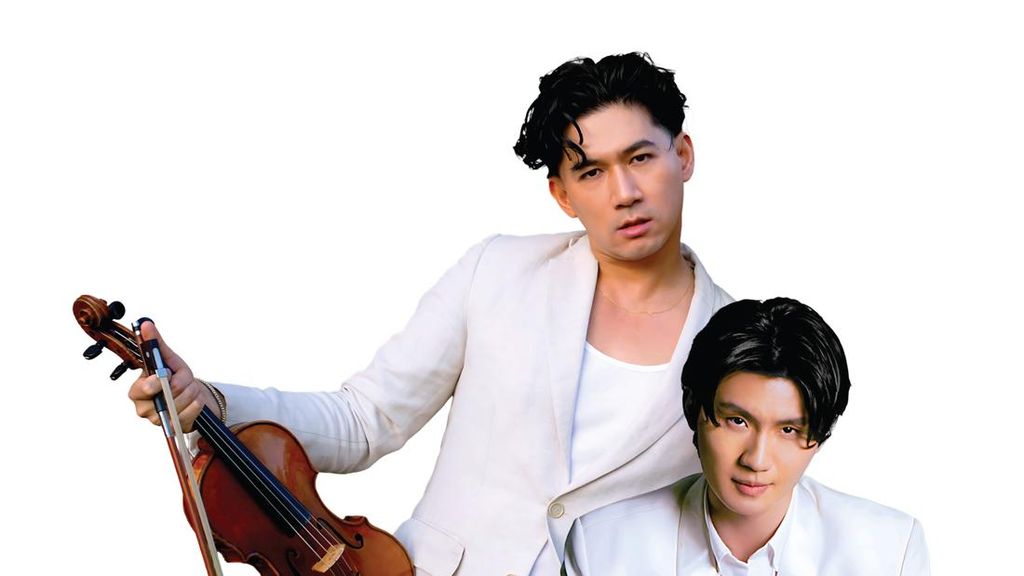 Violis Iskandar Widjaja dan Pianis Niu Niu Konser di Indonesia