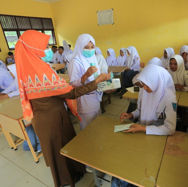 Kabut Asap Selimuti Aceh Barat, Masker Dibagikan untuk Cegah ISPA