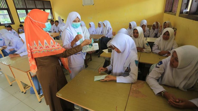Kabut Asap Selimuti Aceh Barat, Masker Dibagikan untuk Cegah ISPA
