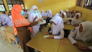 Kabut Asap Selimuti Aceh Barat, Masker Dibagikan untuk Cegah ISPA