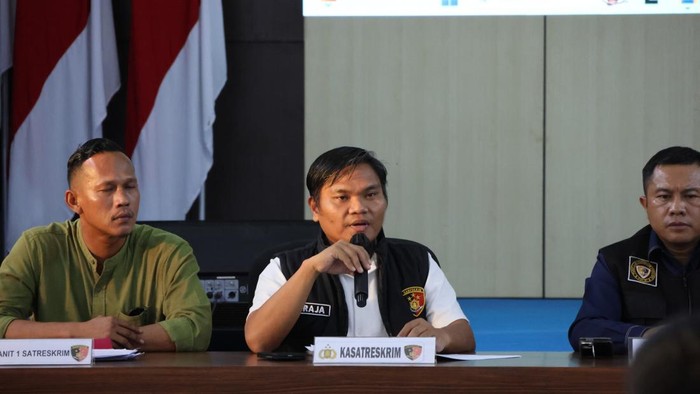 Kasat Reskrim Polres Siak AKP Raja Kosmos