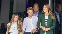 Gaya Chic Kate Middleton & Putri Charlotte Tampil Senada di Commonwealth Games