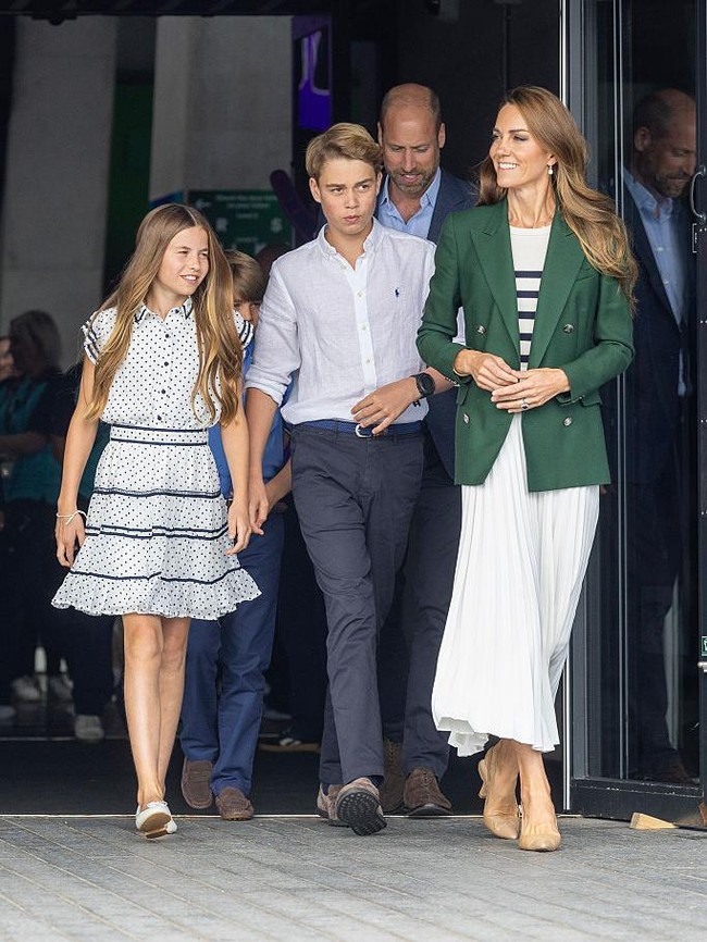 Gaya Chic Kate Middleton & Putri Charlotte Tampil Senada di Commonwealth Games