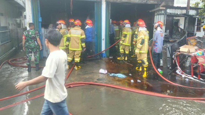 Kebakaran di Palembang hanguskan kios dan kontrakan