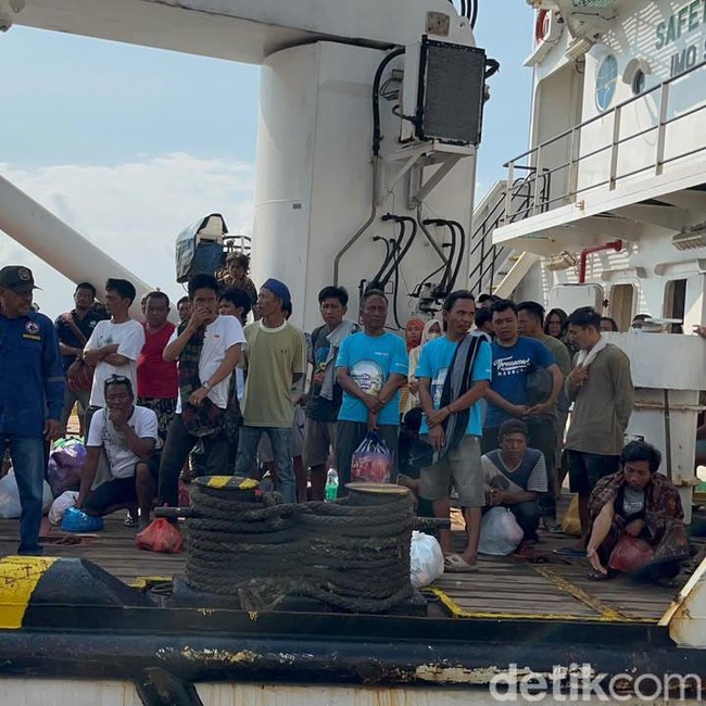 Kedatangan Puluhan Korban Selamat KMP Mutiara Sentosa 2 di GSN