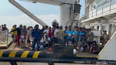 Kedatangan Puluhan Korban Selamat KMP Mutiara Sentosa 2 di GSN