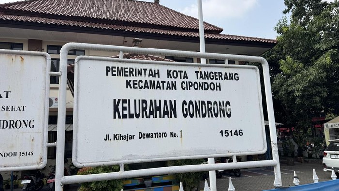 Kantor Kelurahan Gondrong. (Adhfar/detikcom)