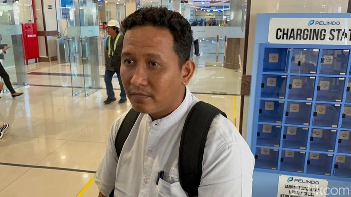 Kepala Cabang PT Atosim Lampung Pelayaran (ALP) Surabaya, Ferdinand Pondang