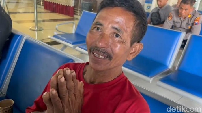 M Saleh, penumpang selamat KM Mutiara Sentosa saat terbakar menceritakan tak kebagian pelampung