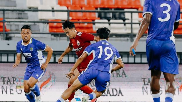 Laga semifinal Piala Presiden 2026 antara Persib vs Persija di Stadion Kapten I Wayan Dipta, Gianyar, Bali, Selasa (4/8/2026). Laga semifinal Piala Presiden 2026 antara Persib vs Persija di Stadion Kapten I Wayan Dipta, Gianyar, Bali, Selasa (4/8/2026).