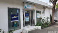 Ada pula lahan yang khusus disewakan untuk mesin ATM. (Foto: Hanif hawari/detikcom)