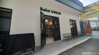 Kemudian ada Balai UMKM. Gedung ini diperuntukkan untuk menjual hasil produk jamaah. (Foto: Hanif Hawari/detikcom)