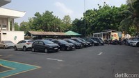 Lahan Parkir. Pengelolaan lahan parkiran juga menjadi salah satu pendapatan Masjid Agung Sunda Kelapa. (Foto: Hanif Hawari/detikcom)