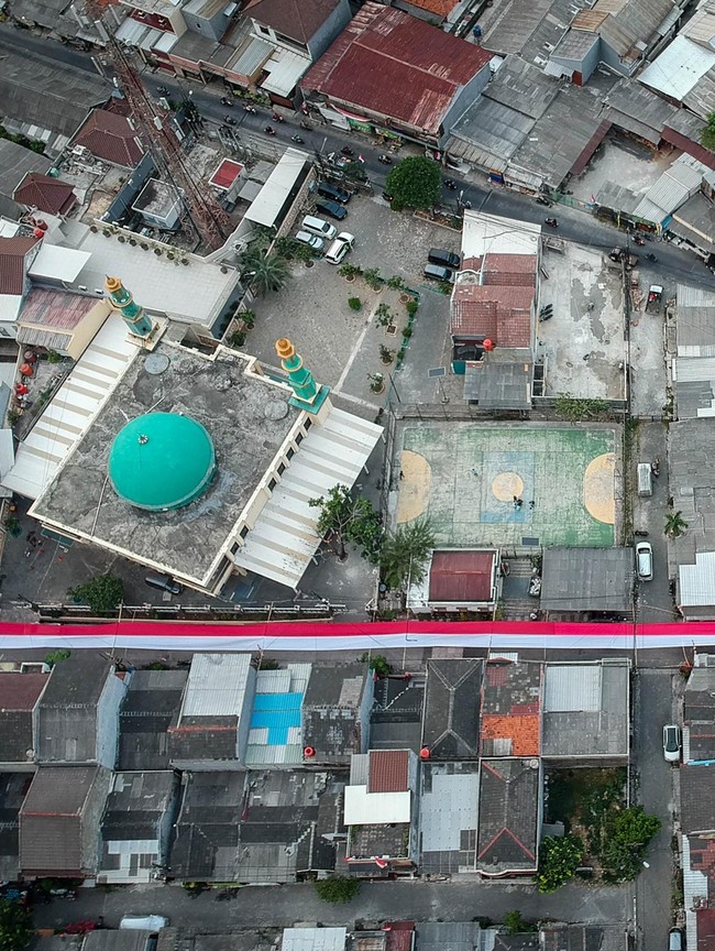 Merah Putih Membelah Jalan Tangerang, Aksi Warga Sambut Kemerdekaan RI Bikin Takjub