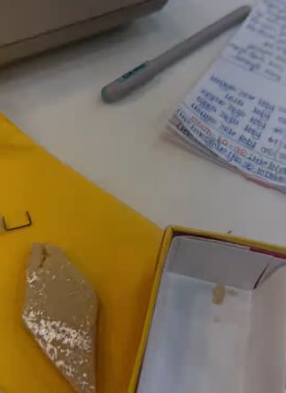 Ngeri! Pria Ini Temukan Staples Berkarat di Manisan Ngeri! Pria Ini Temukan Staples Berkarat di Manisan