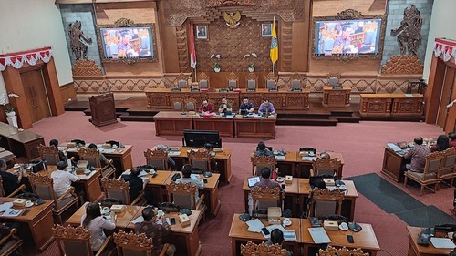 Rapat DPRD Denpasar soal rencana pembiayaan pembangunan RSUD Wangaya, Selasa (4/8/2026). (Ahmad Firizqi Irwan/detikBali)