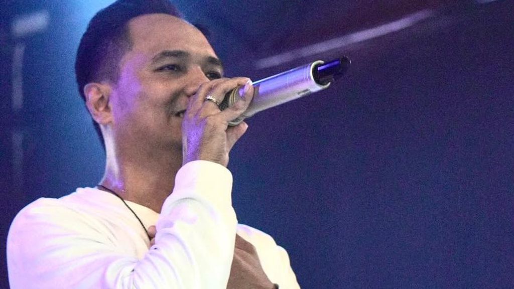 Roland Judita Bikin Heboh Sukatani, Diserbu Ibu-ibu Saat Manggung