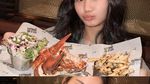 Seru! Ayu Ting Ting Ajak Bilqis Makan Burger & Lobster Mewah dari London