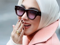 Netizen Jangan Julid! Syahrini Hobi Ngedit Foto: Kadang Paha Kekecilan