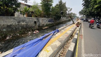 Anggaran Miliaran untuk Trotoar di Sawangan tapi Setahun Sudah Amblas