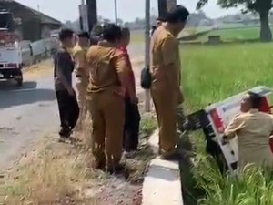 Gas Nyangkut, Motor Roda Tiga KDMP Nyungsep di Sawah Juwiring Klaten