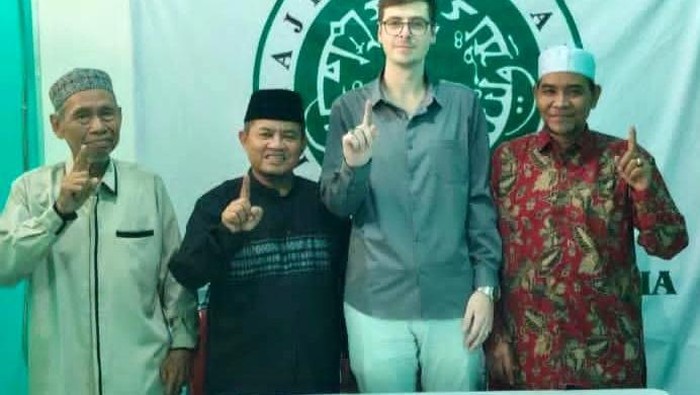 WNA memeluk agama Islam di Karawang
