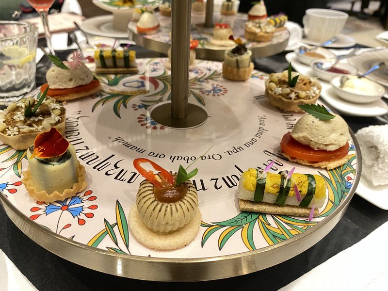 Afternoon Tea spesial 'Kanvas Rasa' kolaborasi bersama Seniman Eddy Susanto