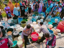 Tak Lagi Pakai Air Sungai, Warga Cianjur Dapat Pasokan Air