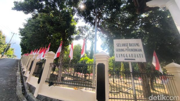 Bendera merah putih di Linggarjati Kuningan Bendera merah putih di Linggarjati Kuningan