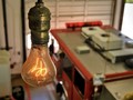 Misteri Bola Lampu Menyala 125 Tahun, Bukti Teori Konspirasi?
