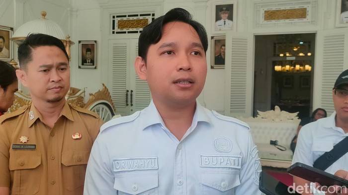 Bupati Cianjur dr Muhammad Wahyu