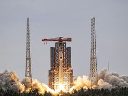 China Tambah Jaringan Satelit Internet Lewat Peluncuran Long March-8A