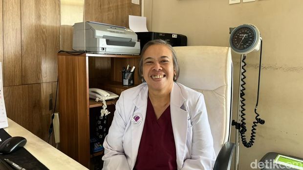Dokter spesialis emergesi RS Permata Depok, pakar toksinologi Tri Maharani