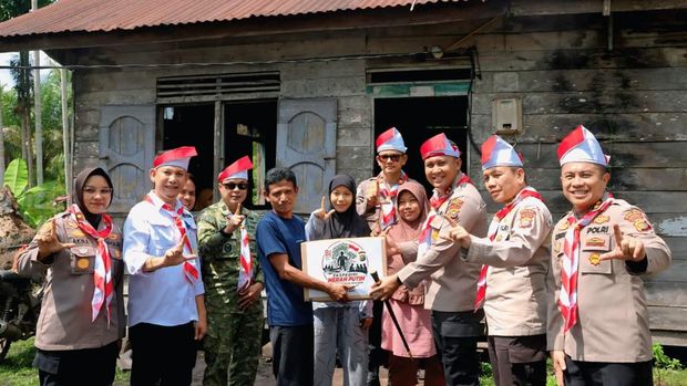 Ekspedisi Merah Putih jangkau ujung Siak, menanam 1.000 mangrove dan menyerahkan bansos kepada masyarakat, Rabu (5/8/2026).