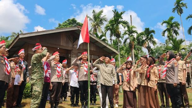Ekspedisi Merah Putih jangkau ujung Siak, menanam 1.000 mangrove dan menyerahkan bansos kepada masyarakat, Rabu (5/8/2026).