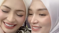 Ibu satu anak itu menambahkan, Zaskia Gotik adalah orang yang asyik.  Foto: Instagram @imelpc