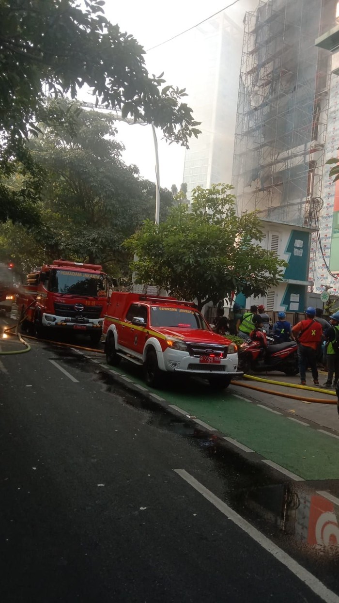 Kebakaran gedung di Cikini, Jakarta Pusat (Jakpus) (dok. TMC Polda Metro Jaya)