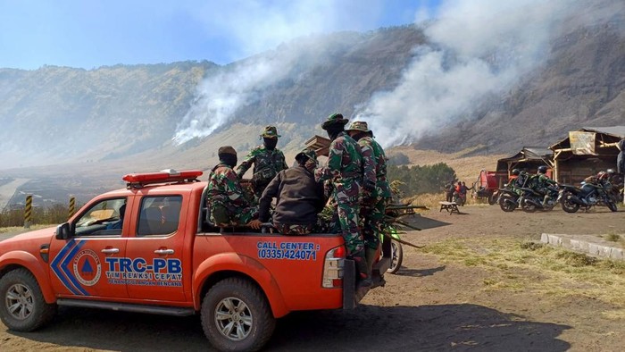 Kebakaran Hutan Bromo Meluas