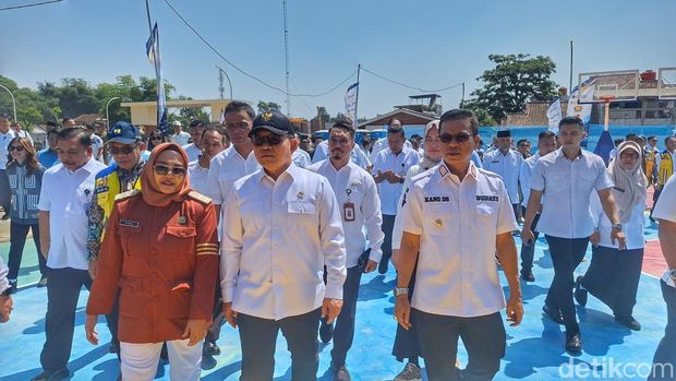 Kepala Staf Kepresidenan Jenderal (Purn) Dudung Abdurachman saat mengunjungi Sekolah Rakyat Terintegrasi (SRT) 4 Kabupaten Bandung Kepala Staf Kepresidenan Jenderal (Purn) Dudung Abdurachman saat mengunjungi Sekolah Rakyat Terintegrasi (SRT) 4 Kabupaten Bandung