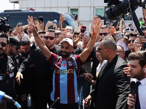 Mohamed Salah Tiba di Turki, Siap Gabung Trabzonspor