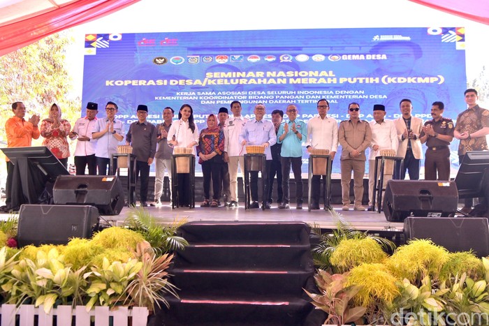 Pembukaan Seminar Nasional KDKMP di Ternate, Maluku Utara, yang digagas Kementerian Desa dan Pembangunan Daerah Tertinggal.