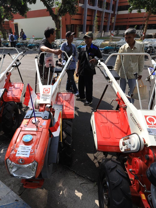 Petani Kediri Panen Bantuan, Ratusan Mesin Pertanian Siap Tingkatkan Produktivitas